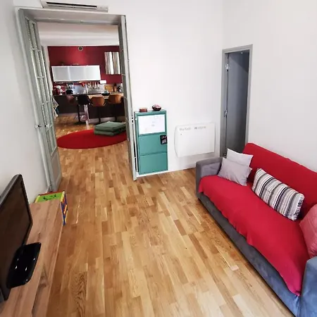 Lägenhet Our Home, Cozy Two Minutes From The Sea - Clima Nice